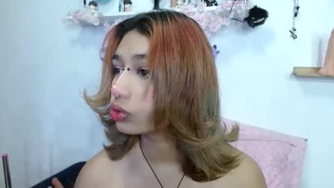 Snapshot of valerysmith18 chatting on November 9, 2025, 10:02 am zoe online show from November 9, 2025, 10:02 am