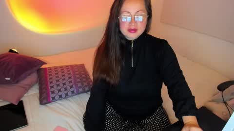 My name is Valery... Nice to meet you  thumb up me please its important online show from December 20, 2024, 6:08 am