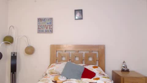 Snapshot of valesantodomingo chatting on September 16, 2025, 10:55 pm Sofia online show from September 16, 2025, 10:55 pm