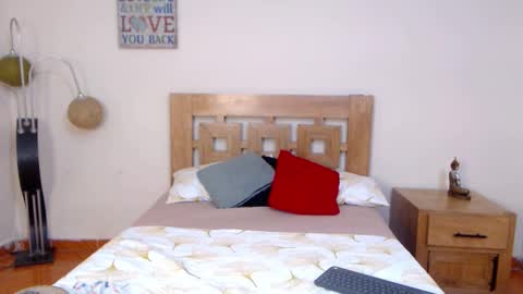 Snapshot of valesantodomingo chatting on October 15, 2025, 11:27 pm Sofia online show from October 15, 2025, 11:27 pm