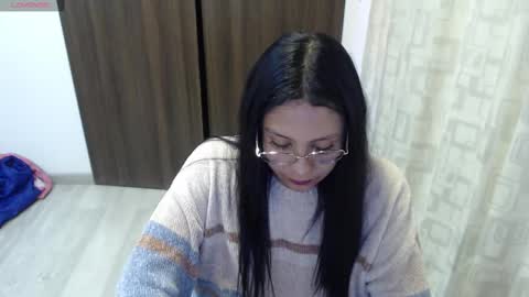 Snapshot of valevicious chatting on March 4, 2025, 5:34 pm valevicious online show from March 4, 2025, 5:34 pm