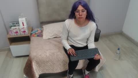 Snapshot of valevicious chatting on October 18, 2025, 1:45 pm valevicious online show from October 18, 2025, 1:45 pm