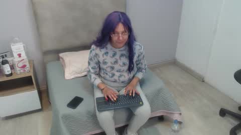 Snapshot of valevicious chatting on November 10, 2025, 7:35 pm valevicious online show from November 10, 2025, 7:35 pm