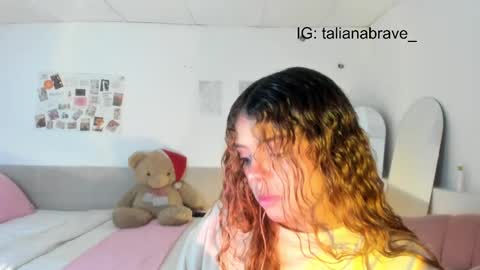 VALIENTE  online show from September 30, 2025, 9:09 pm