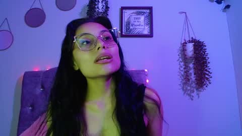 valkiry_ online show from April 4, 2026, 9:56 pm