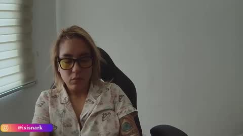 Snapshot of valkyriarose chatting on January 6, 2026, 4:32 pm Isis online show from January 6, 2026, 4:32 pm