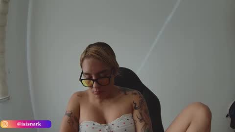 Snapshot of valkyriarose chatting on January 19, 2026, 3:49 pm Isis online show from January 19, 2026, 3:49 pm