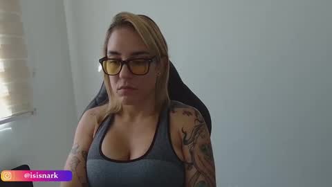 Snapshot of valkyriarose chatting on March 6, 2026, 3:41 pm Isis online show from March 6, 2026, 3:41 pm