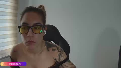 Snapshot of valkyriarose chatting on March 14, 2026, 1:49 pm Isis online show from March 14, 2026, 1:49 pm