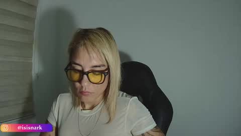 Snapshot of valkyriarose chatting on March 21, 2026, 3:00 am Isis online show from March 21, 2026, 3:00 am