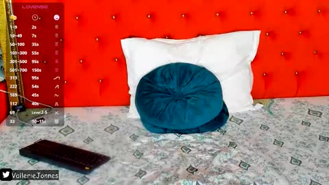 Valerie Val V online show from February 11, 2026, 7:57 am