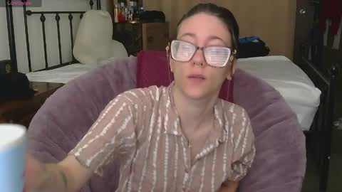 Snapshot of valleriestarr chatting on May 19, 2026, 2:23 pm Vallerie Starr online show from May 19, 2026, 2:23 pm