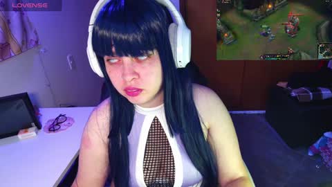 Im Violet online show from January 8, 2025, 10:06 pm
