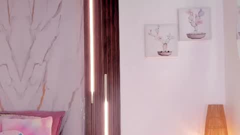 Snapshot of valloletsamar chatting on June 21, 2026, 12:19 pm Vallolet Peach online show from June 21, 2026, 12:19 pm
