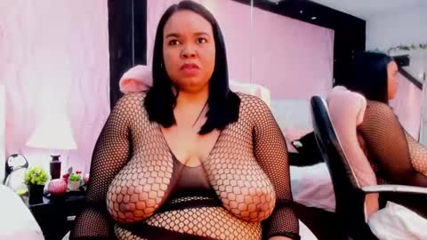 Snapshot of valrery_roussex chatting on February 28, 2025, 10:39 pm Valery online show from February 28, 2025, 10:39 pm
