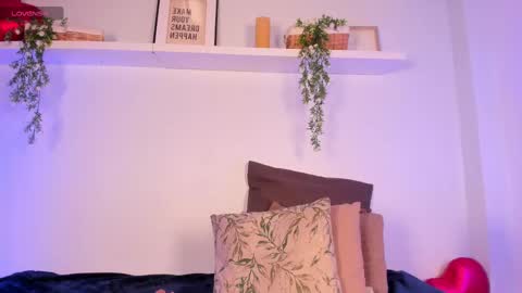 vamp  online show from April 15, 2026, 9:26 pm