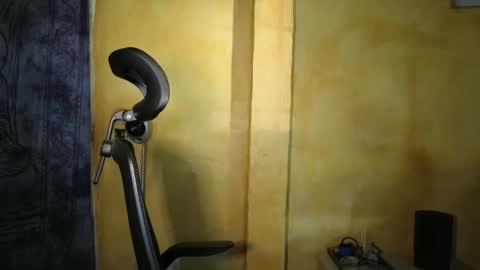 vampwoman online show from April 19, 2026, 6:35 am