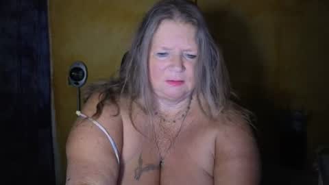 Snapshot of vampwoman chatting on July 7, 2026, 5:10 am vampwoman online show from July 7, 2026, 5:10 am