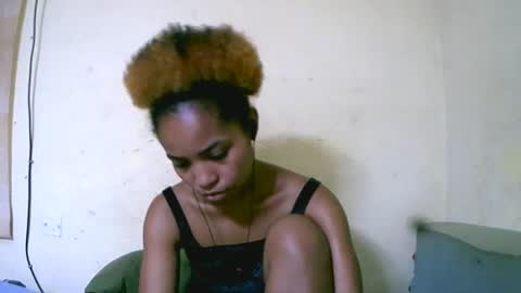 Snapshot of vanah344375 chatting on October 13, 2025, 4:56 am vanah344375 online show from October 13, 2025, 4:56 am