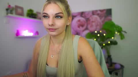Vanda Lust online show from October 18, 2025, 8:15 am