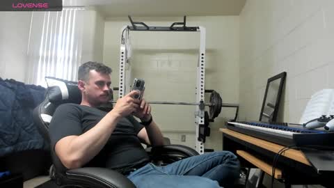 Vandal2021 online show from February 17, 2025, 4:48 pm