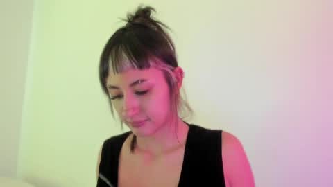 Snapshot of vandalovee chatting on April 19, 2026, 2:16 pm Babi Alu online show from April 19, 2026, 2:16 pm