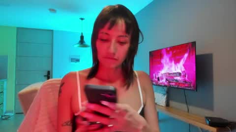 Snapshot of vandalovee chatting on May 6, 2026, 11:21 pm Babi Alu online show from May 6, 2026, 11:21 pm