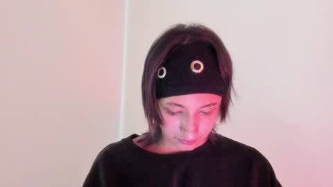 Snapshot of vandalovee chatting on May 11, 2026, 5:43 pm Babi Alu online show from May 11, 2026, 5:43 pm