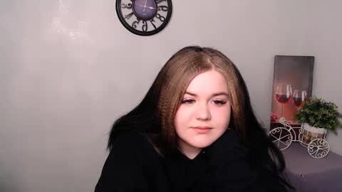 Snapshot of vandaray_ chatting on March 7, 2025, 7:52 am Vanda online show from March 7, 2025, 7:52 am