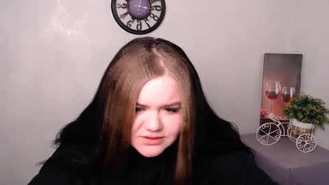 Snapshot of vandaray_ chatting on March 7, 2025, 10:56 am Vanda online show from March 7, 2025, 10:56 am