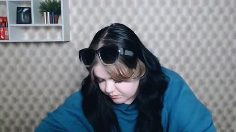 Snapshot of vandaray_ chatting on March 10, 2025, 4:25 pm Vanda online show from March 10, 2025, 4:25 pm