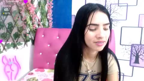 VANESA online show from October 8, 2025, 1:09 pm