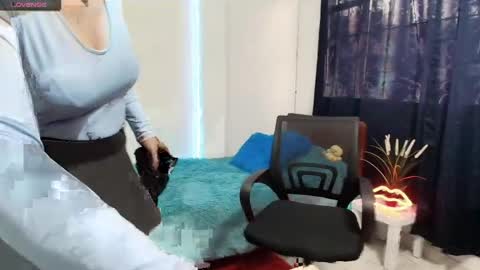 Vanesa online show from April 8, 2026, 12:49 pm