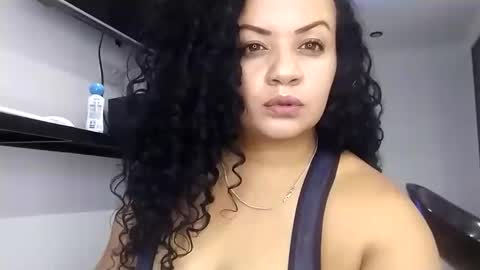 vanessa and samantha online show from April 15, 2026, 3:02 am