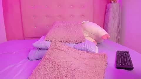 vaness_dior online show from January 22, 2025, 5:38 pm