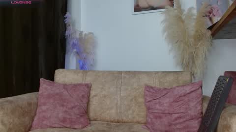 VANESSA BRETT online show from February 17, 2026, 5:15 am