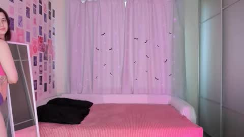 Vanessa online show from March 18, 2026, 5:43 am