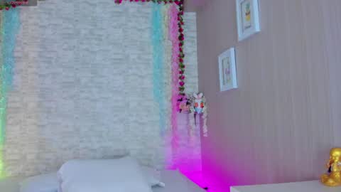 Vanessa online show from April 26, 2026, 2:04 pm