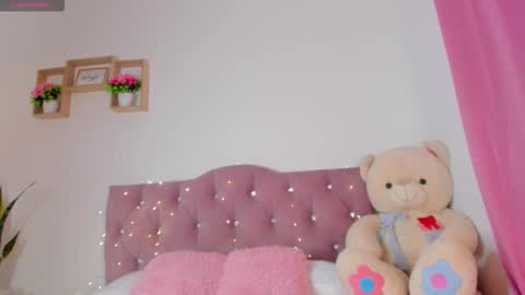 vanessa online show from November 29, 2025, 11:35 am