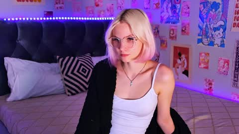 Vanessa online show from April 9, 2026, 2:55 pm