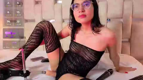 Vanessa online show from November 30, 2025, 8:24 pm