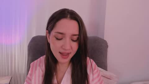 vanessajohnsonn online show from March 10, 2026, 1:32 am