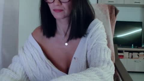 Vanessa online show from October 3, 2025, 10:34 am