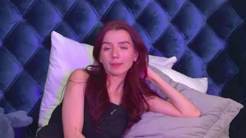 Snapshot of vanessavienne chatting on May 19, 2026, 2:18 am VanessaVienne online show from May 19, 2026, 2:18 am