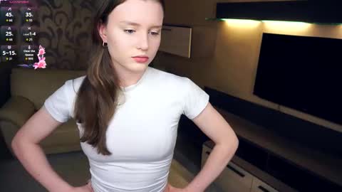 Luna online show from October 25, 2025, 6:13 pm