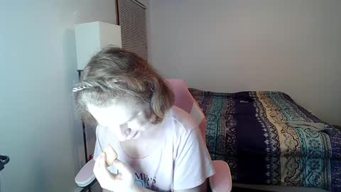 vanfairy526 online show from April 1, 2026, 9:54 am