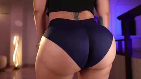 Vania  online show from April 16, 2026, 12:44 am