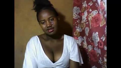 vaniah321 online show from December 21, 2024, 9:55 am