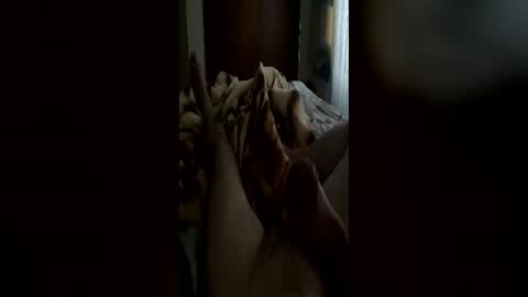 Snapshot of vanili_ chatting on June 18, 2026, 6:35 am vanili_ online show from June 18, 2026, 6:35 am