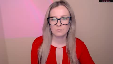 Mia online show from April 17, 2026, 4:32 pm